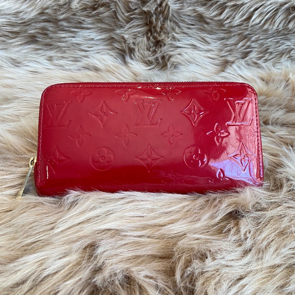 Louis Vuitton Monogram Vernis Leather Zippy Wallet